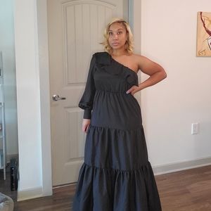 Black one sleeve dress!